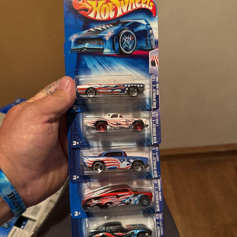 Hot Wheels 2004 Star Spangled 2 Series 1/5 1965 Mustang #123